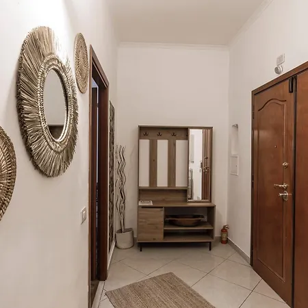 Aurelia 386 Vatican House-3