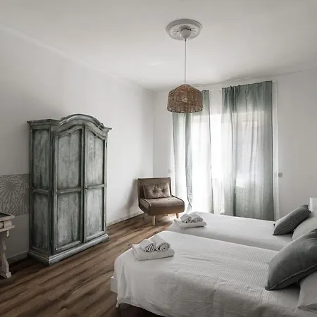 Aurelia 386 Vatican House-3